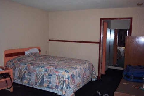 Super 8, room
