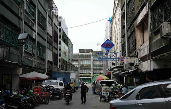 alley 1