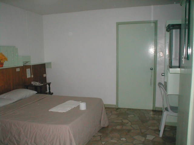 Hotel Hana Cheap Room 2