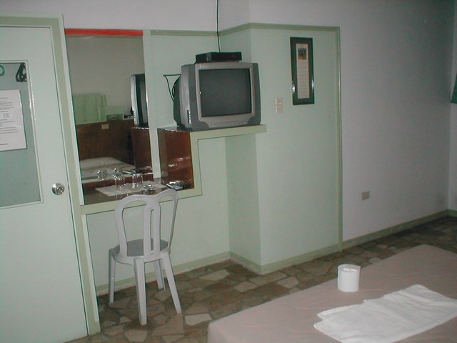 Hotel Hana Cheap Room 3