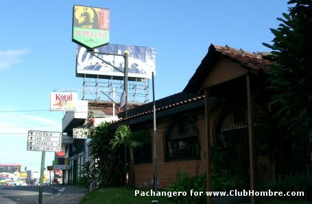 D'Pelufo Club
