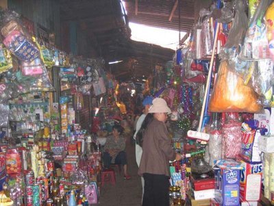 /image{C:\photos\travel\asia\cambo2004\post800600\16