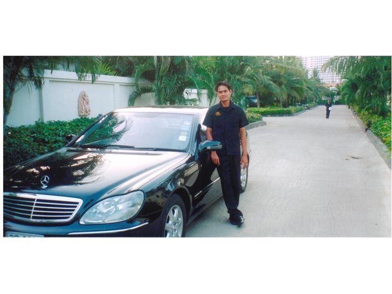 limo driver
