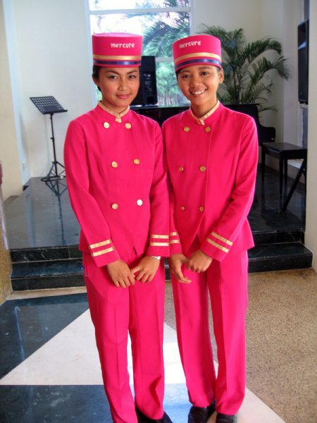 Mecure Rekso Greeters