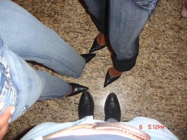 pointed shoes