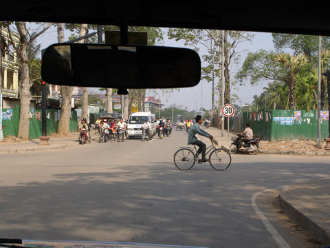 The road leaving Siem Reap