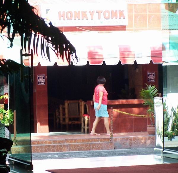 honkytonk bar 065