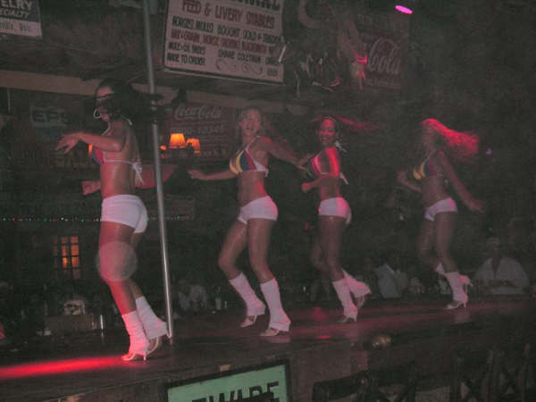 Mango Dancers2