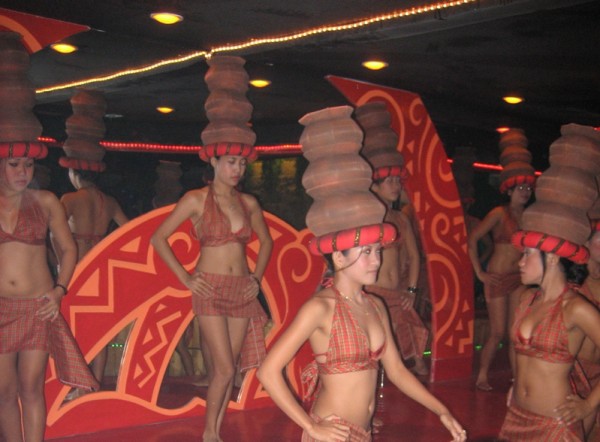 Tropix cultural dancer 4