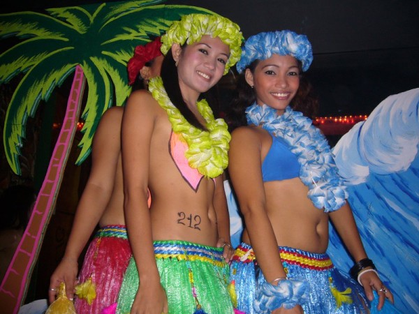 Photo of a body-painted girl at Tropix 