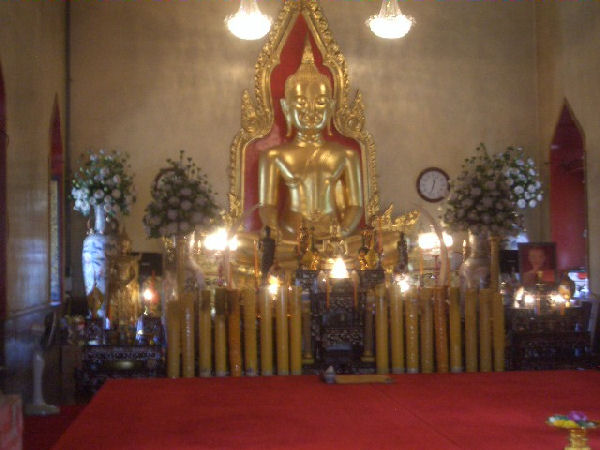 -goldbhuddatemple4-