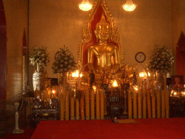 -goldbhuddatemple5-