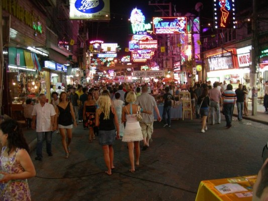 P by night 2