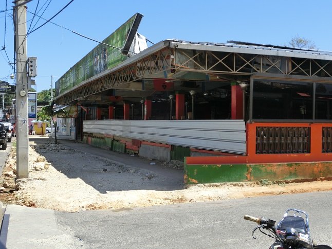 b100