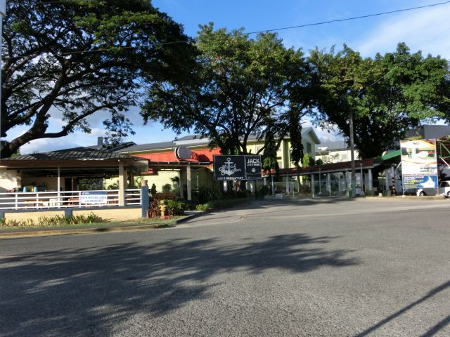b16